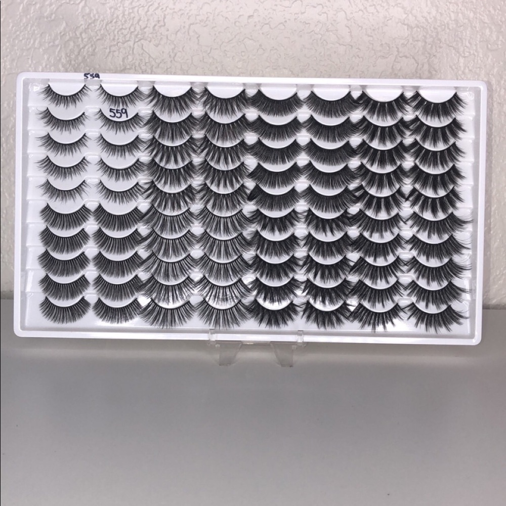 Eyelash bundle
